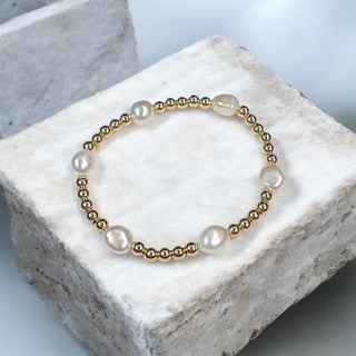 Abide Pearl Bracelet